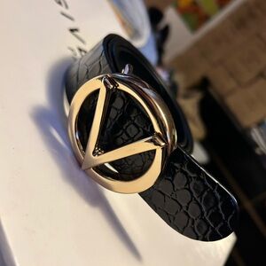 #Exclusive #Valentino #VBuckle #Size M #LikeNew